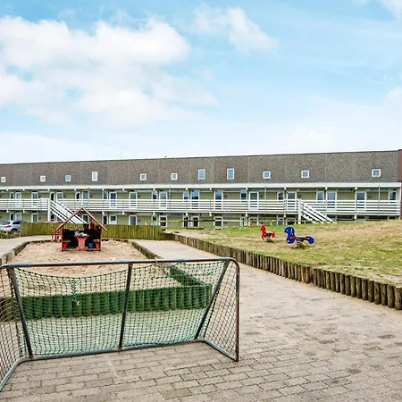 4 Person In Appartement