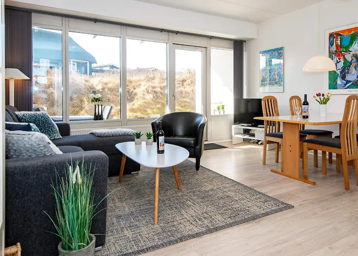 Apartment 4 Person In *