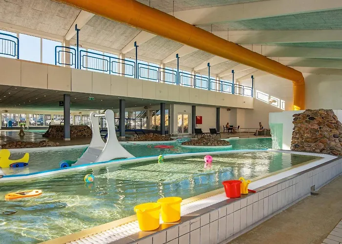 4 Person In Apartment *