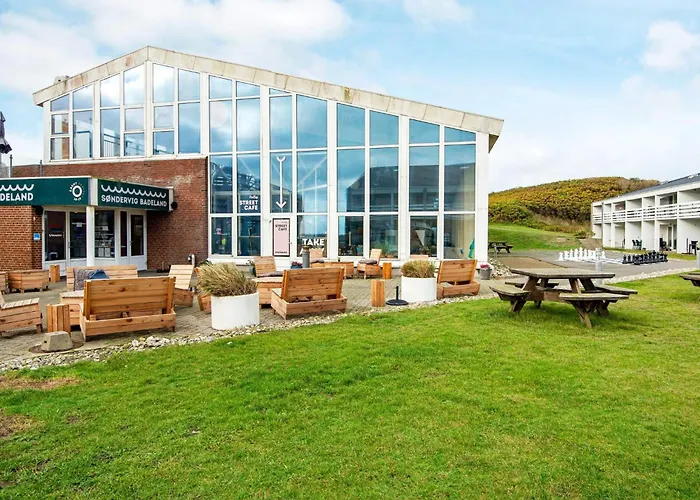 Apartment 4 Person In *