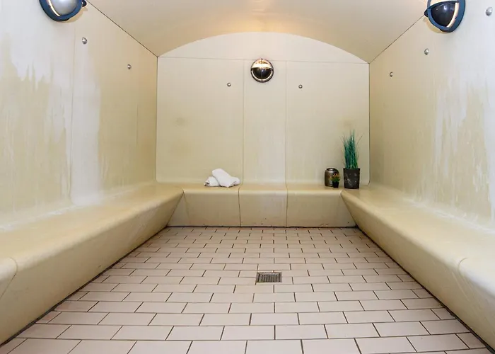 Apartment 4 Person In