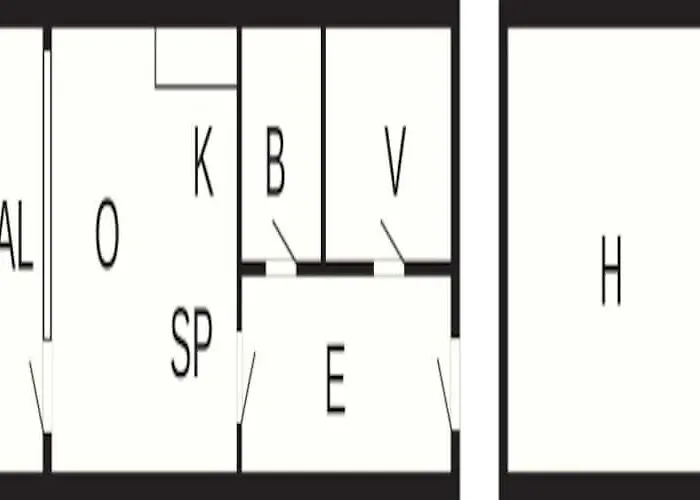 4 Person In Apartment *